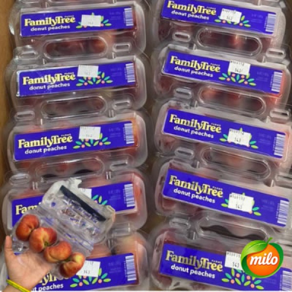 Seven and a half boxes of imported peaches from the United States