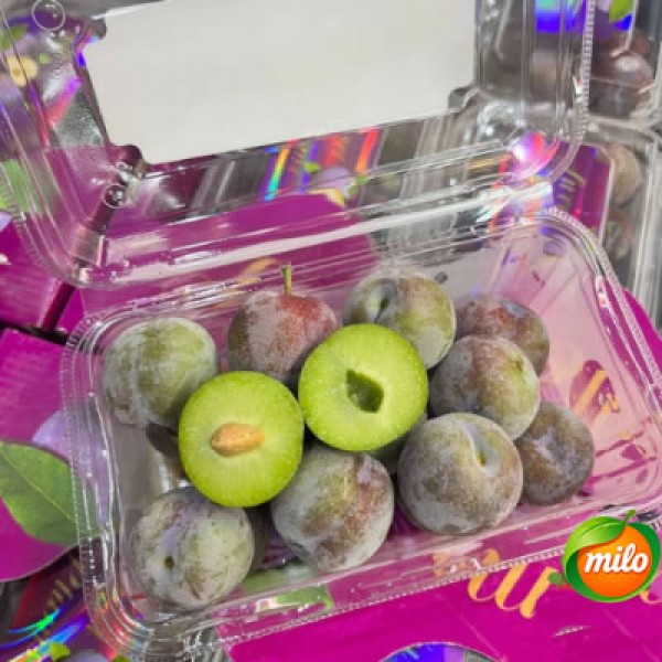 A box of seven-color plums
